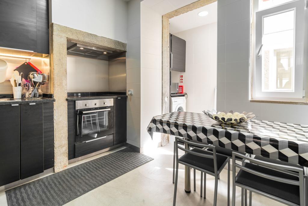 Pateo Renato Baptista In Apartment Lisbon
